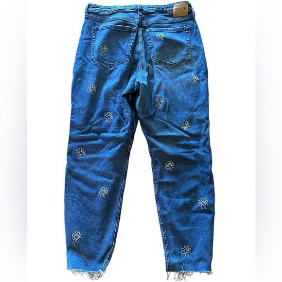 Hollister Flower Embroidered Jeans 32 x 29 Short - Picture 2 of 5